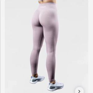 Alphalete amplify leggings in viola large